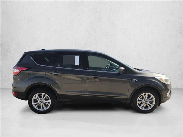Used 2017 Ford Escape SE image 4