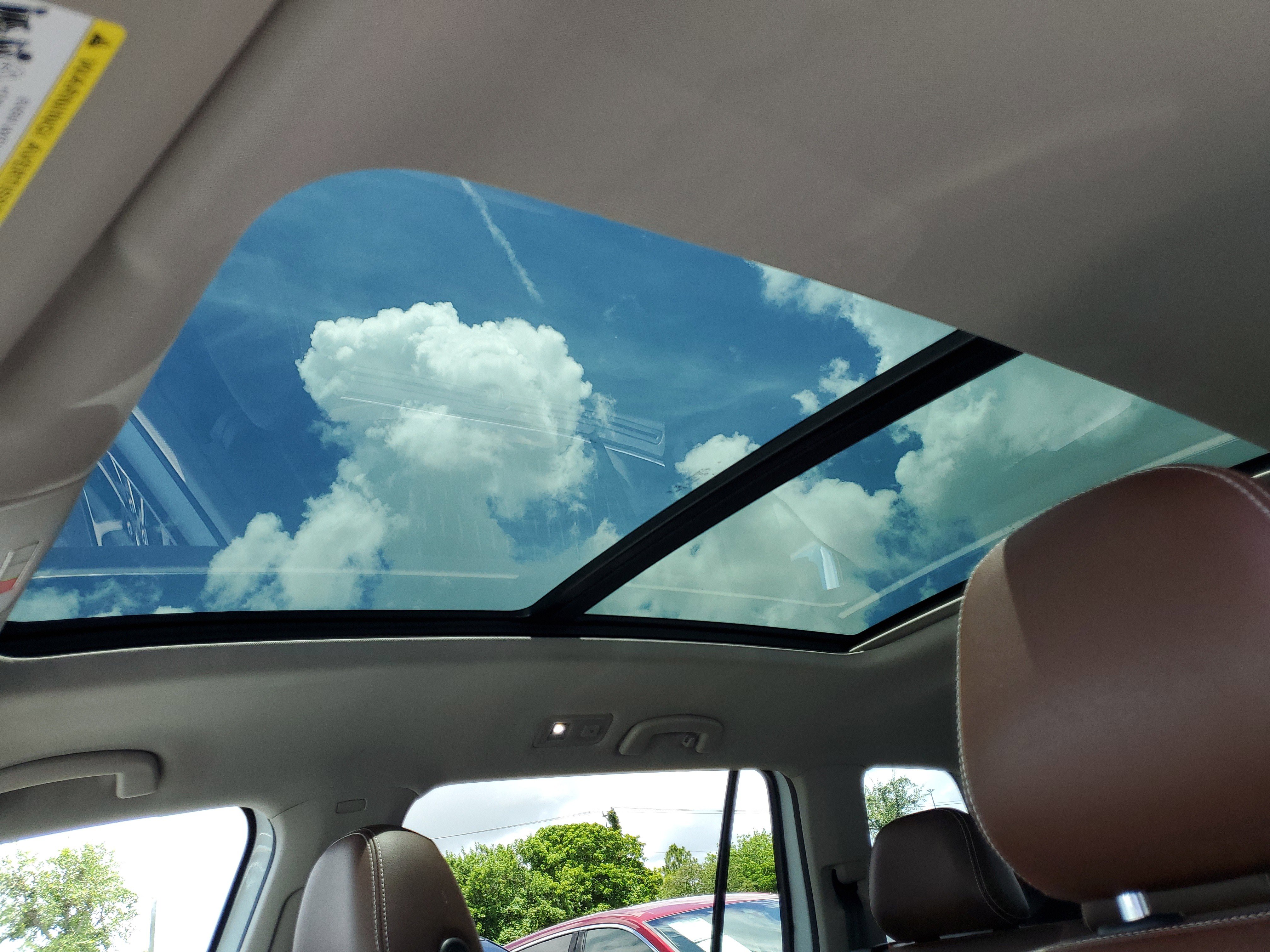 Used 2021 Volkswagen Atlas SE w/ Panoramic Sunroof Package image 17