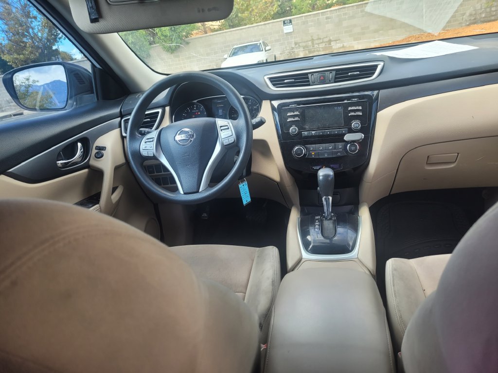 Used 2016 Nissan Rogue S FWD image 25