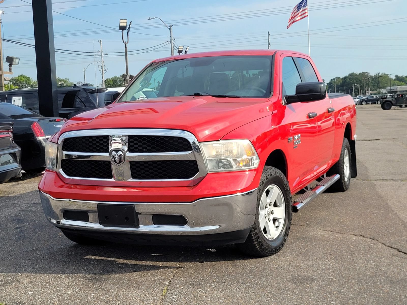 Used 2019 RAM 1500 Classic SLT AWD/4WD image 2