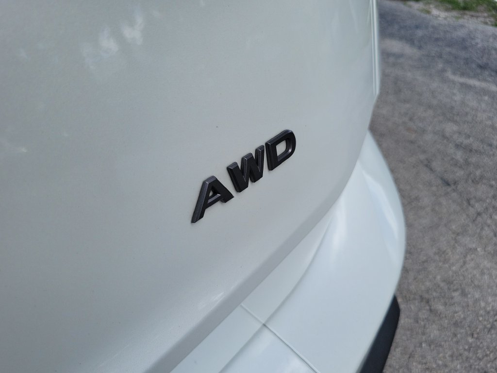 Used 2025 Nissan Rogue SV AWD/4WD image 9