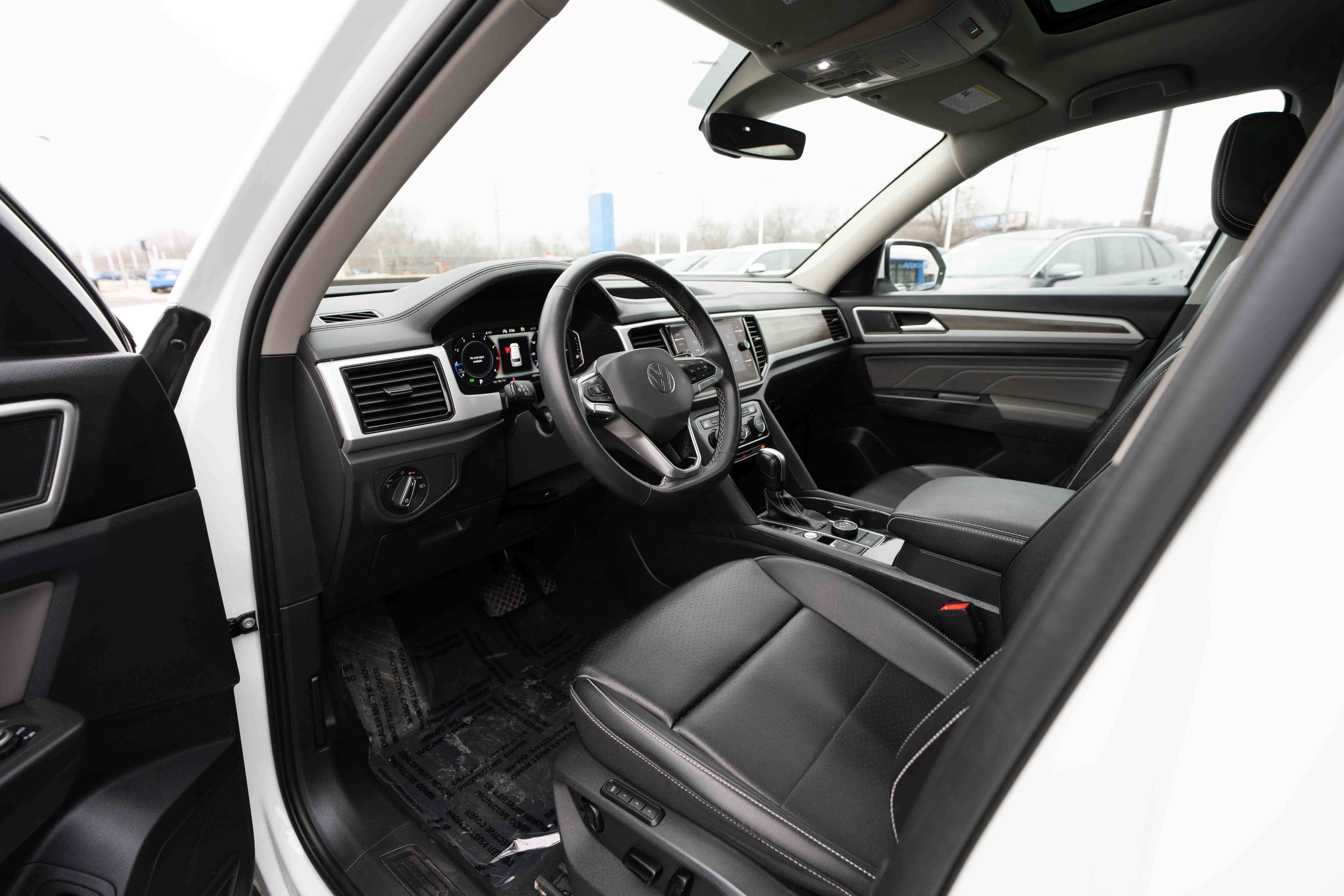 Used 2022 Volkswagen Atlas SEL image 8