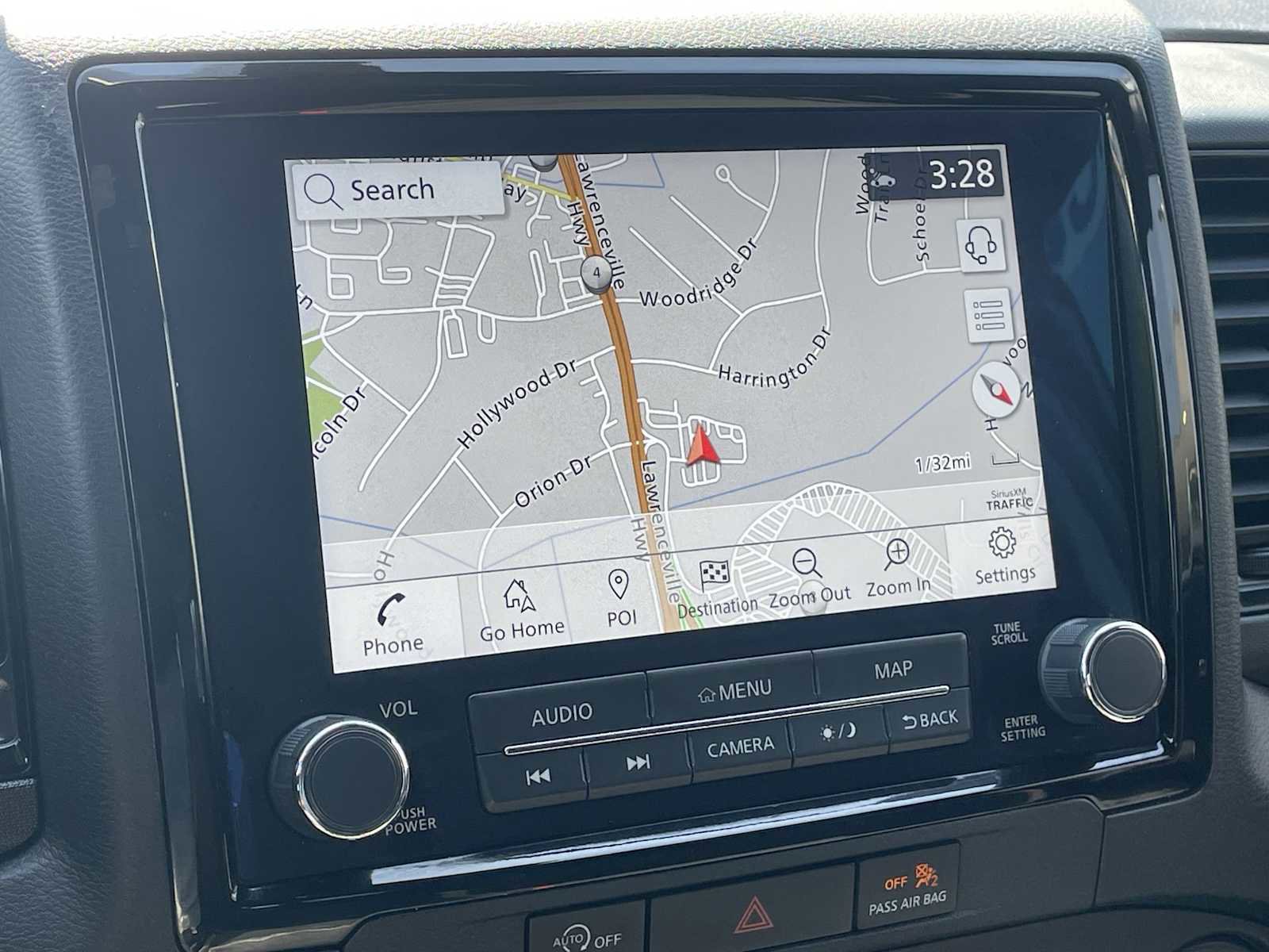 Used 2024 Nissan Frontier PRO-4X w/ Technology Package AWD/4WD image 18