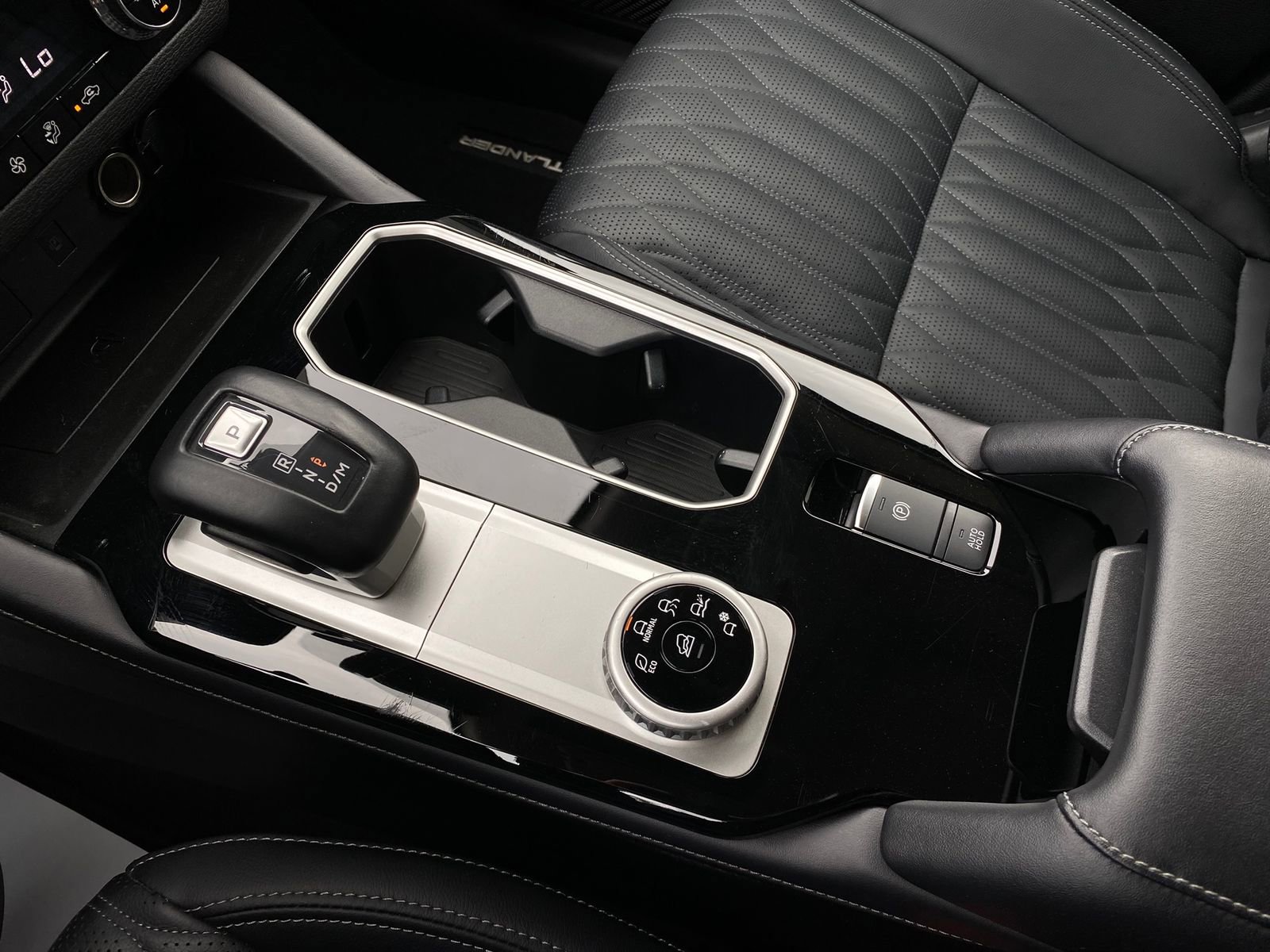 Used 2025 Mitsubishi Outlander SEL image 18