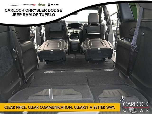 New 2026 Chrysler Pacifica Limited w/ Uconnect Theater Family Group FWD image 41