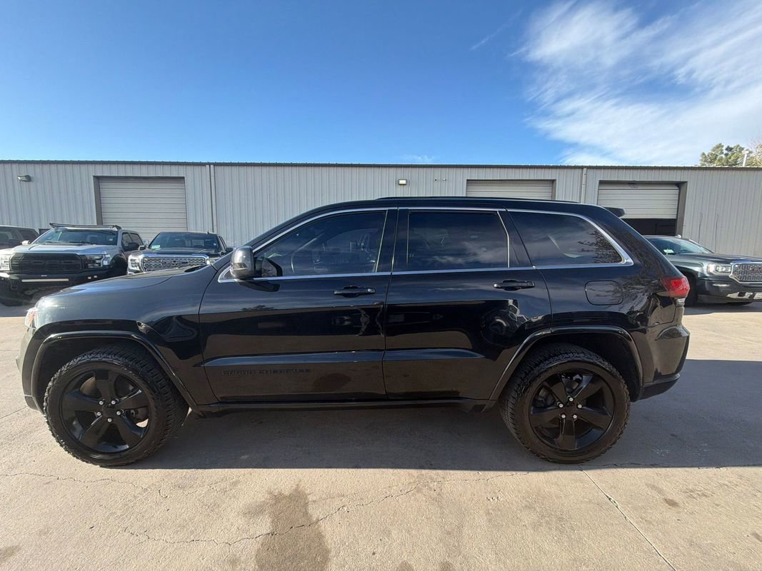 Used 2015 Jeep Grand Cherokee Altitude AWD/4WD image 8