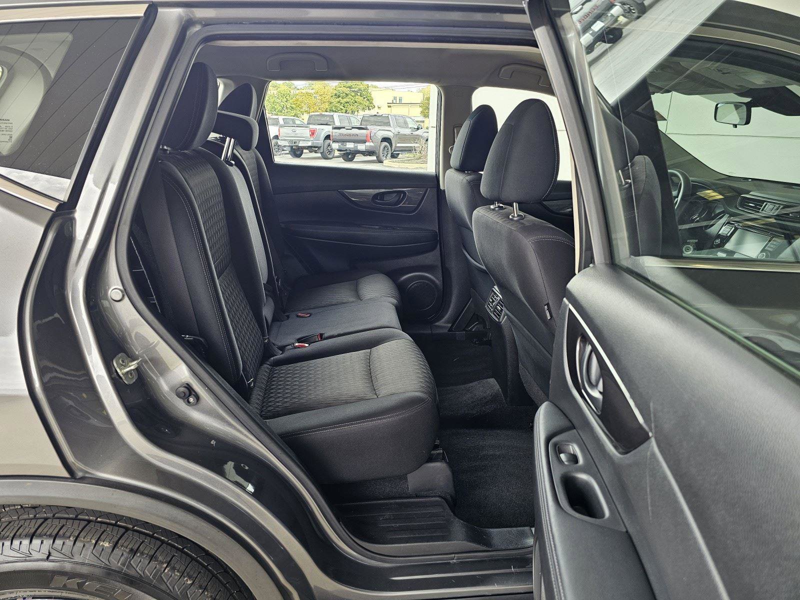 Used 2020 Nissan Rogue S image 15