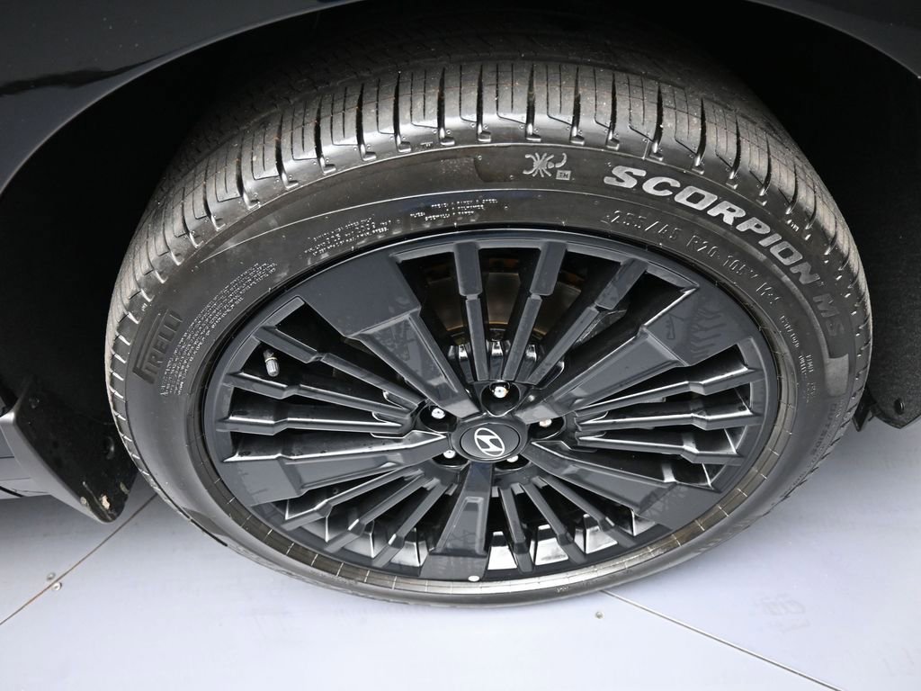 Used 2025 Hyundai Santa Fe Calligraphy AWD/4WD image 13