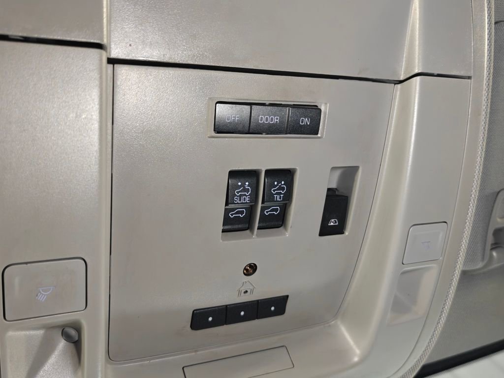 Used 2017 GMC Sierra 2500 Denali w/ Suspension Package, Off-Road image 13