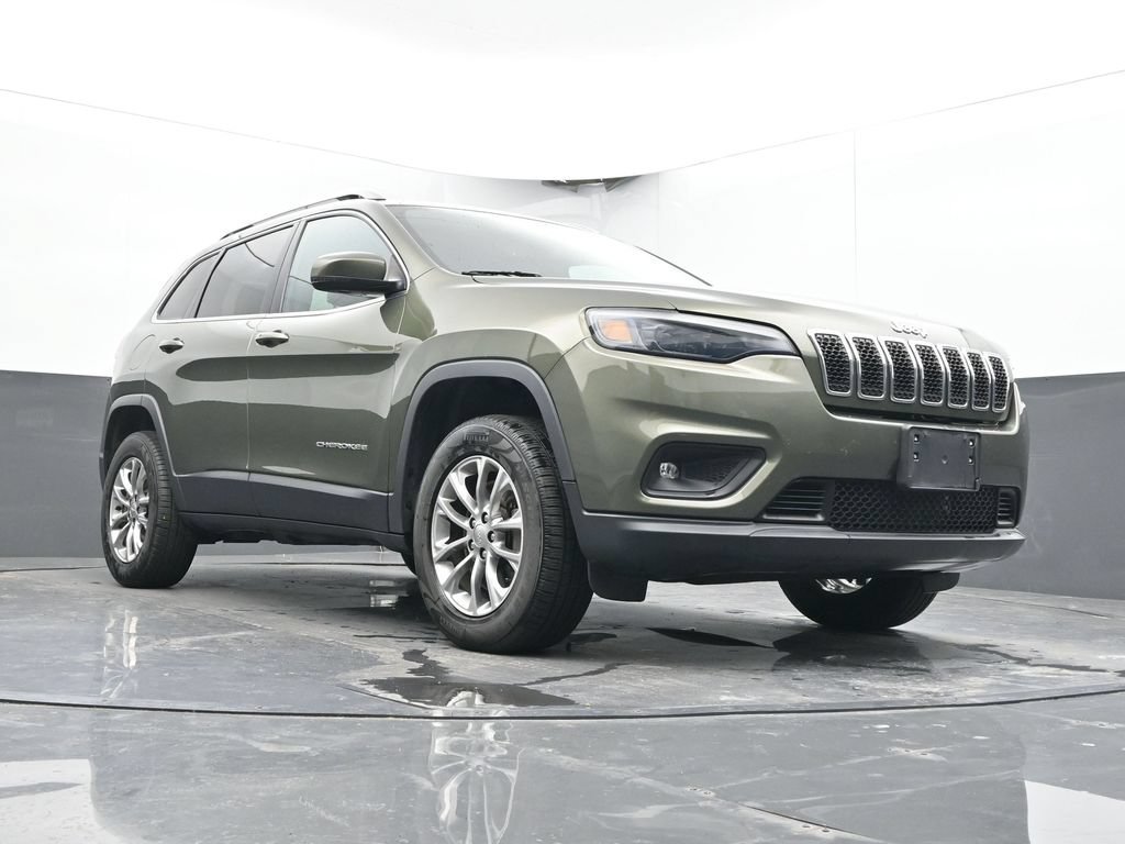 Used 2019 Jeep Cherokee Latitude Plus w/ Comfort/Convenience Group AWD/4WD image 25