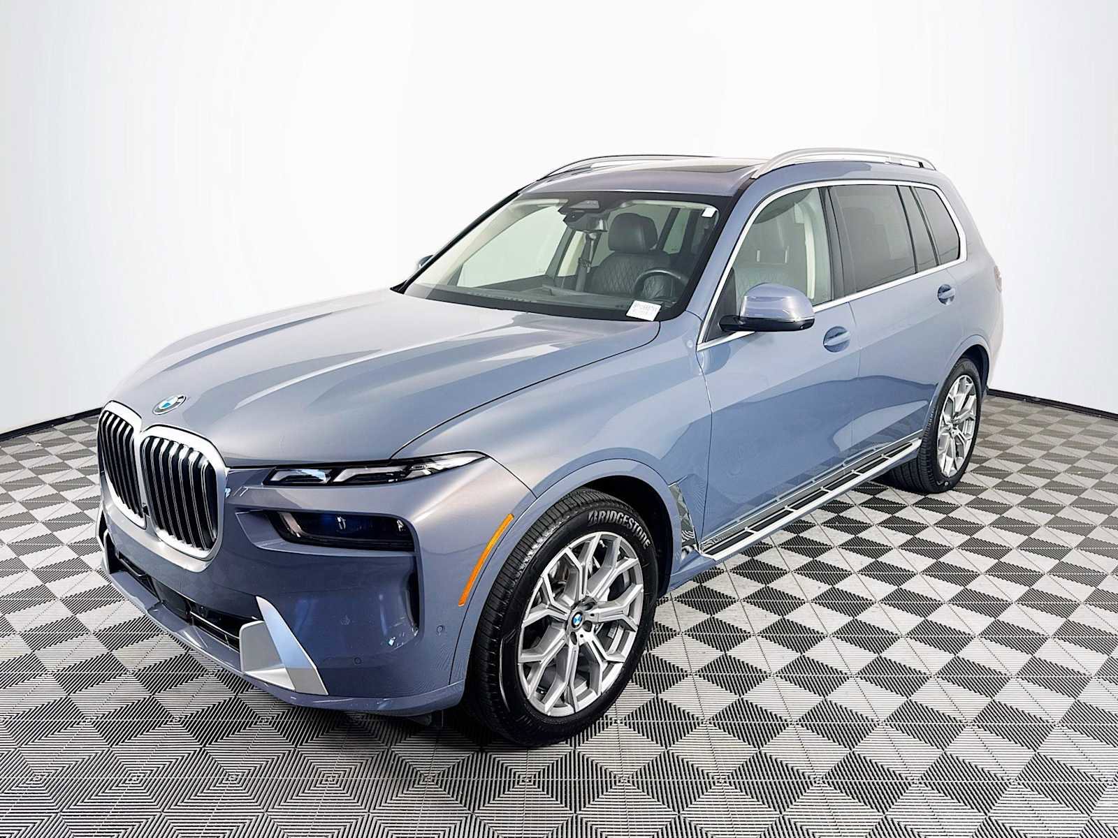 Used 2025 BMW X7 xDrive40i image 1