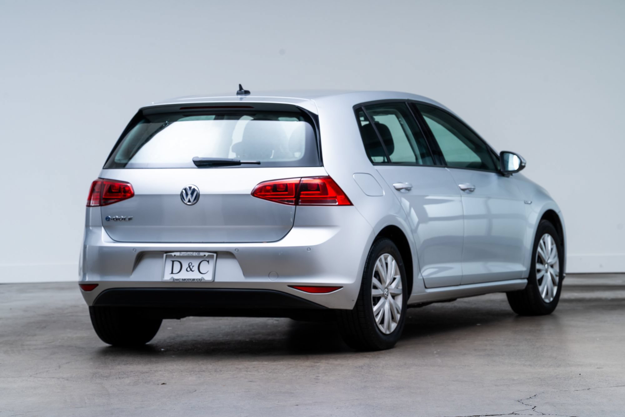 Used 2015 Volkswagen e-Golf Limited Edition FWD image 5