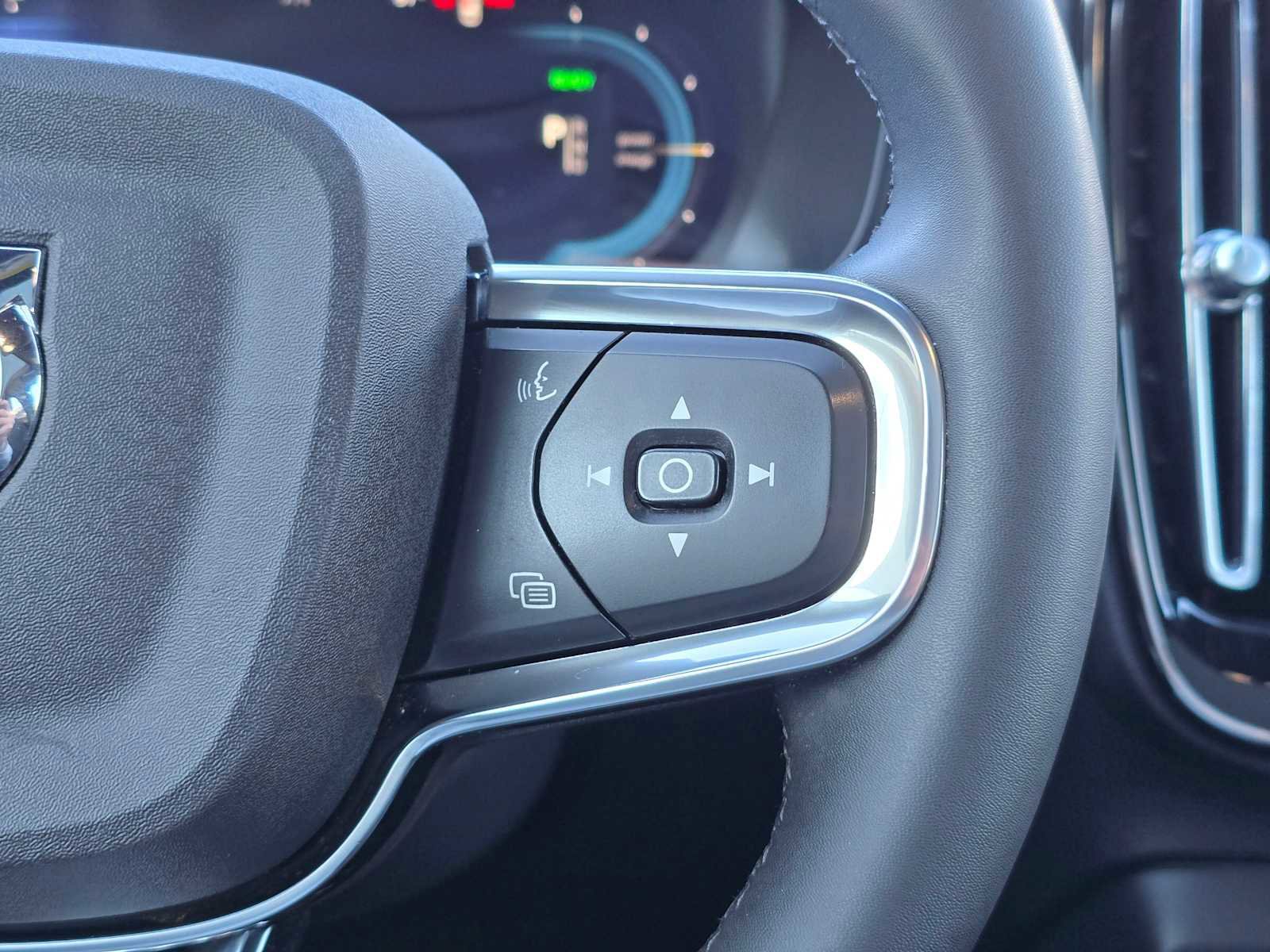 Used 2023 Volvo C40 P8 Recharge Ultimate w/ Protection Package Premier image 29