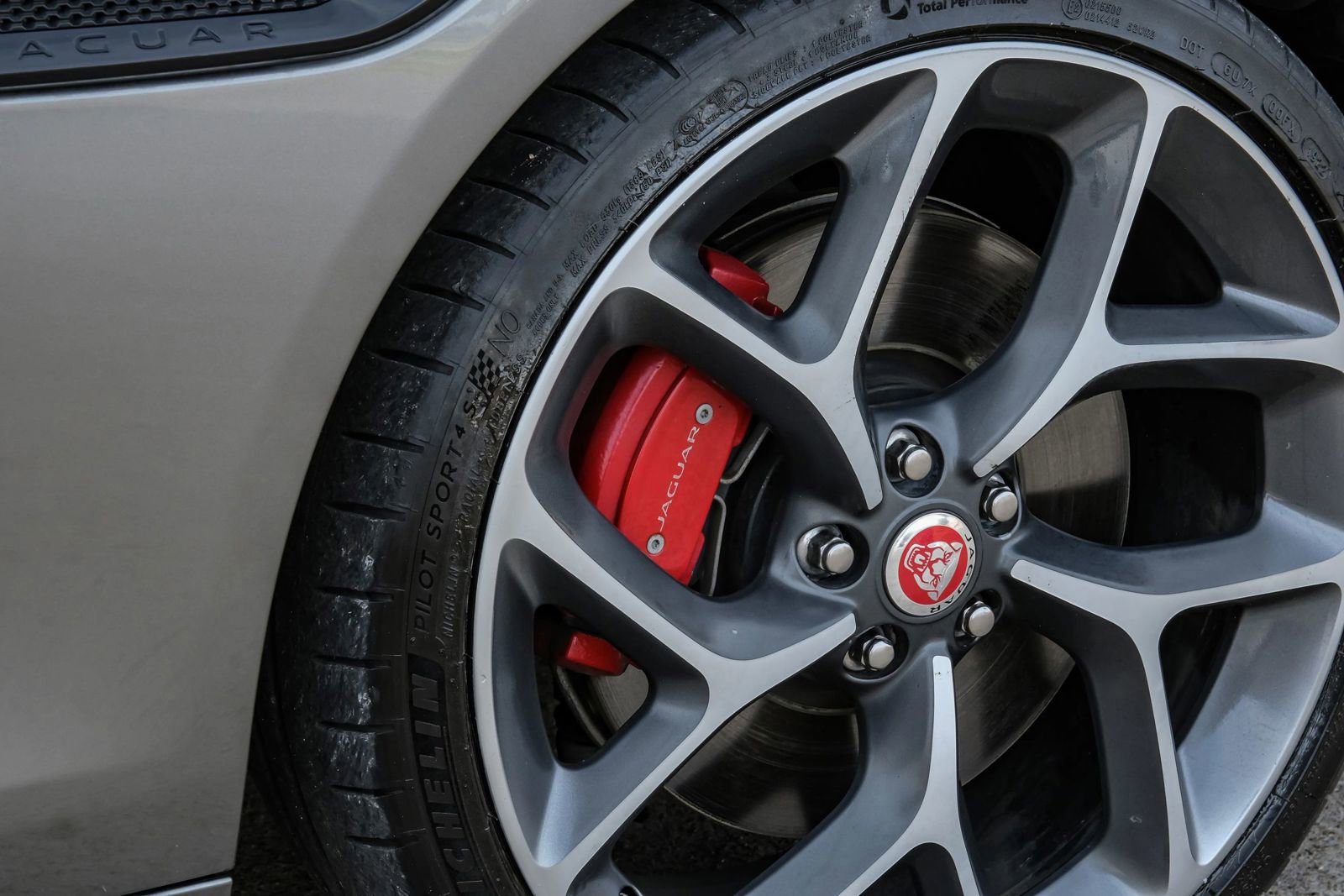 Used 2019 Jaguar XE S image 75