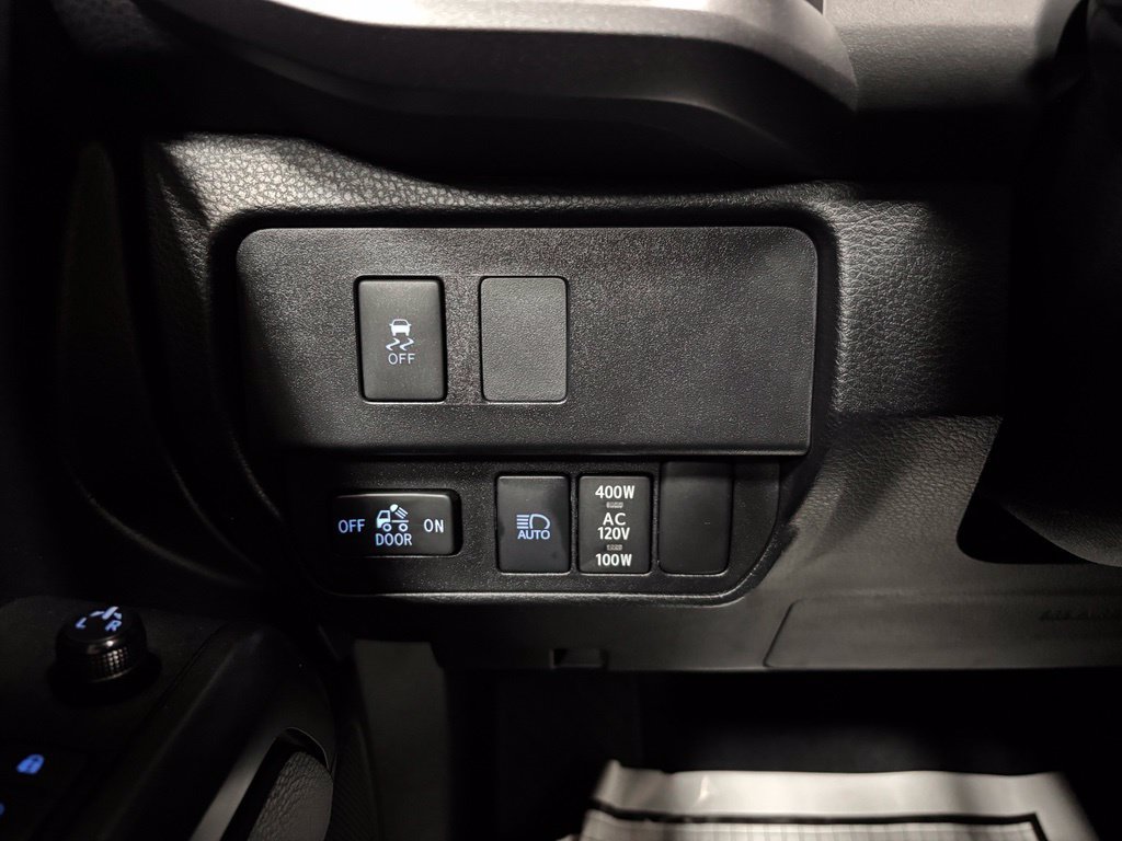 Used 2021 Toyota Tacoma TRD Sport w/ Technology Package AWD/4WD image 17