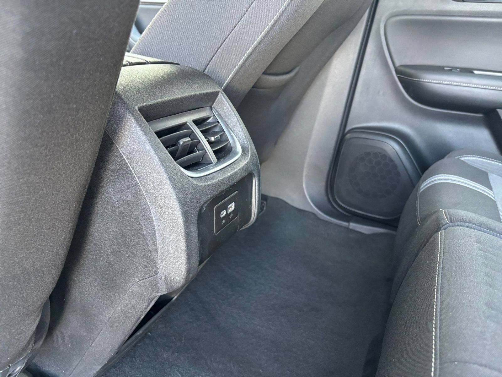 Used 2023 Chevrolet Blazer LT FWD image 23