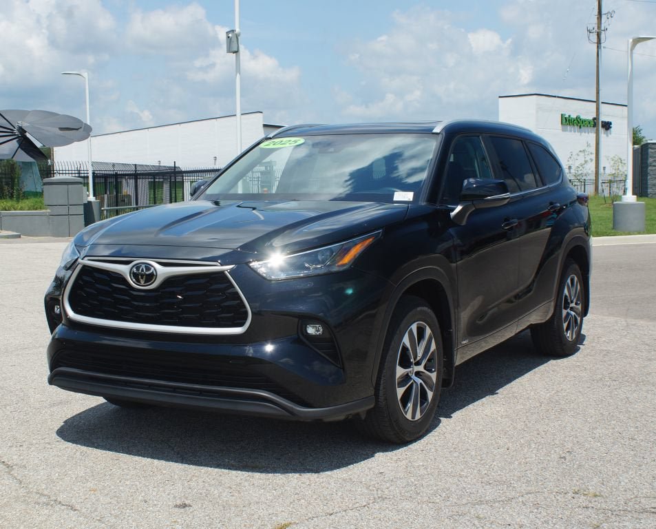 Certified 2026 Toyota Highlander XLE AWD/4WD image 27