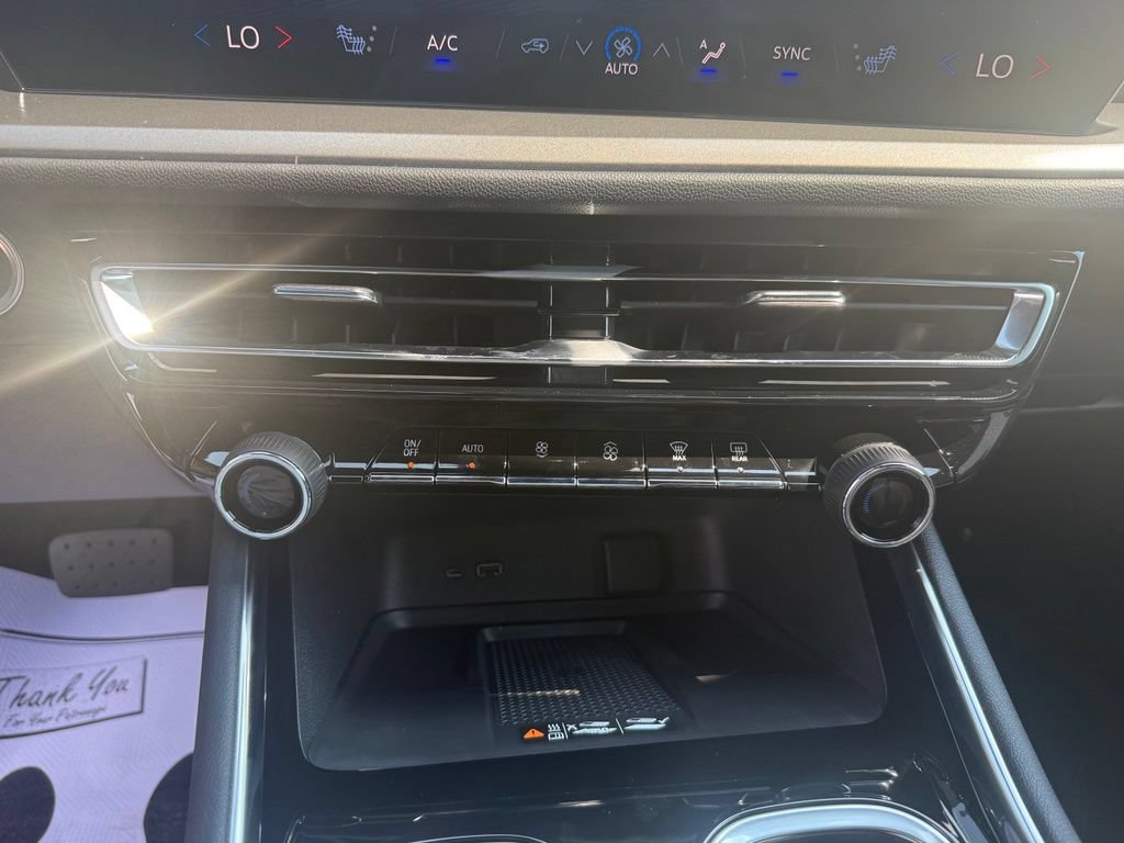 New 2026 Chevrolet Traverse LT w/ Midnight/Sport Edition FWD image 39