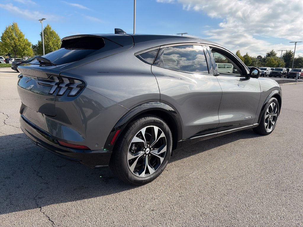 Used 2023 Ford Mustang Mach-E Premium AWD/4WD image 7