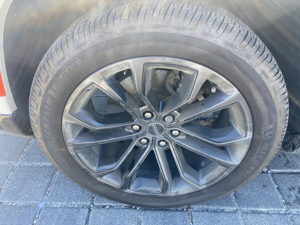 Used 2023 Jeep Grand Wagoneer Series III w/ Rear Seat Video Group 1 image 8