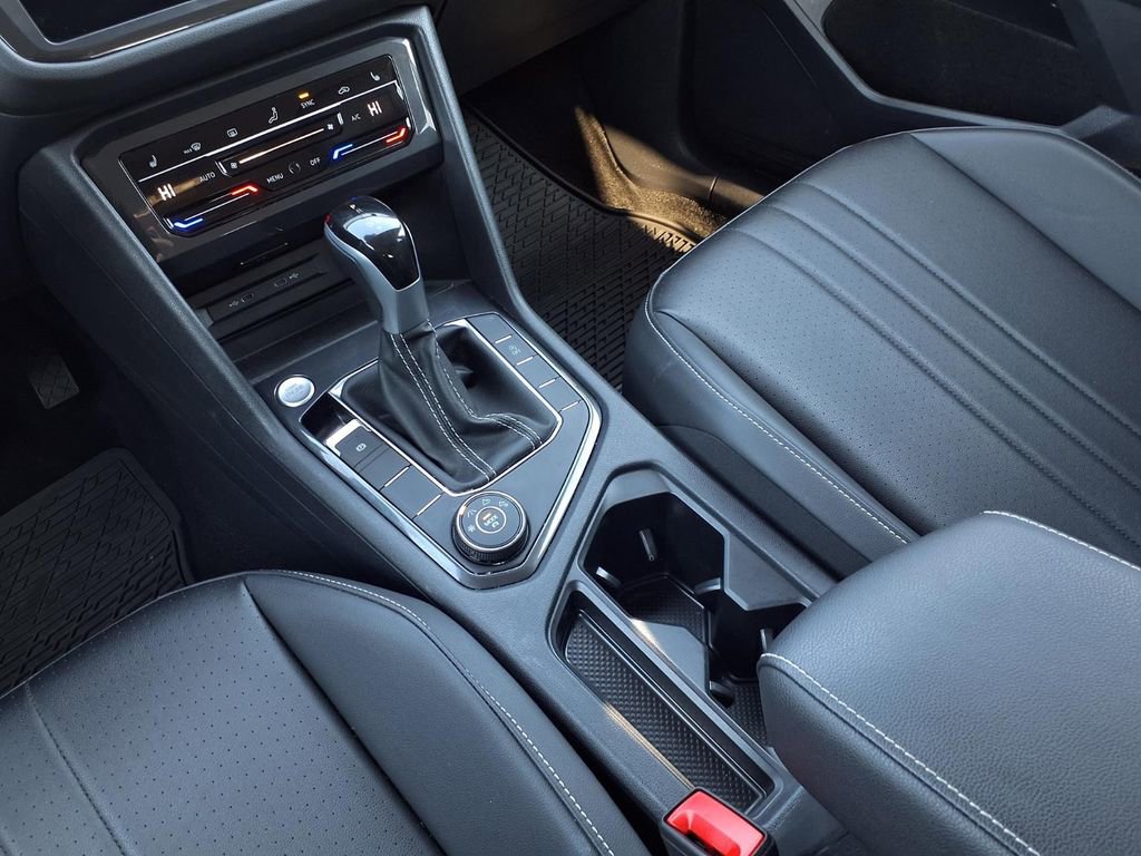 Used 2024 Volkswagen Tiguan SE image 7