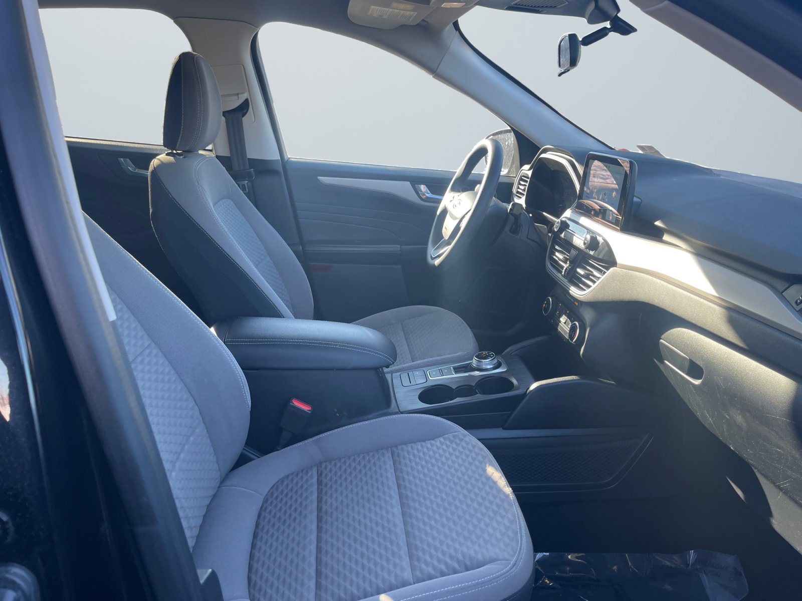 Used 2021 Ford Escape SE image 17