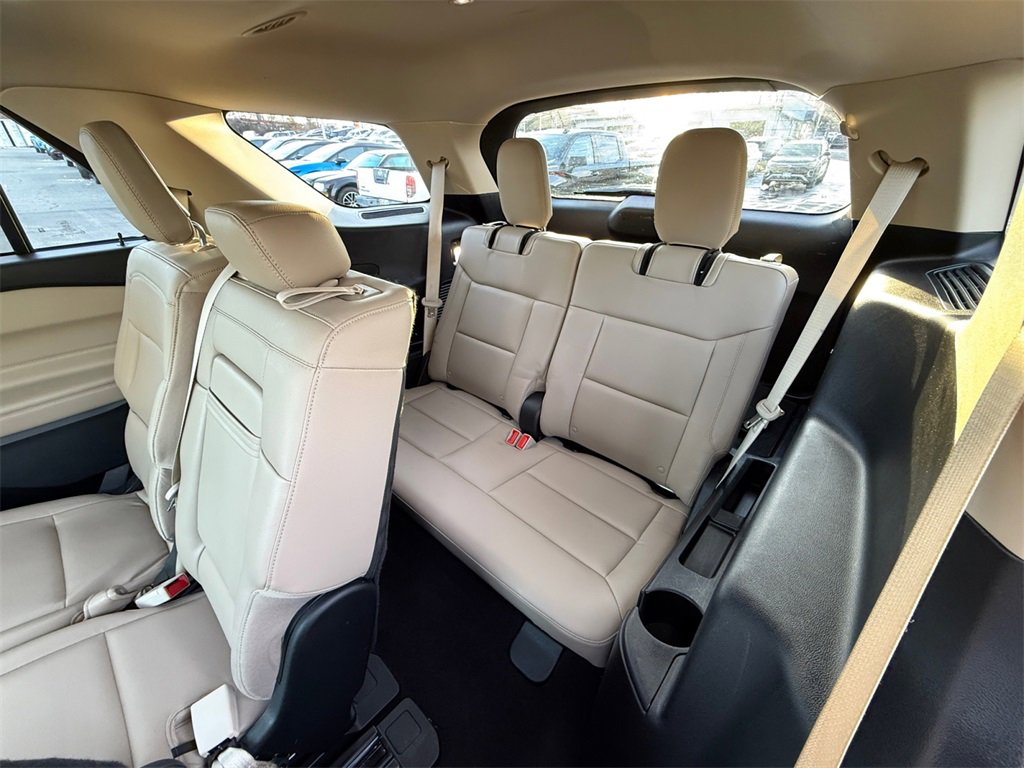 Used 2020 Ford Explorer XLT w/ Equipment Group 202A image 24