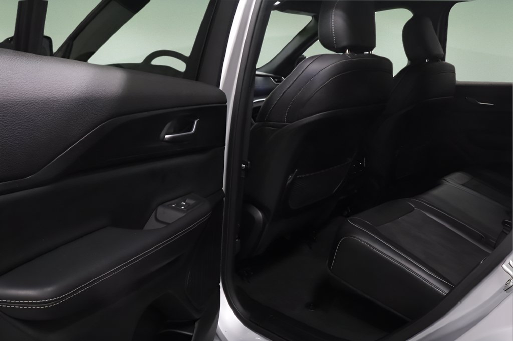 Certified 2024 Jeep Grand Cherokee Altitude AWD/4WD image 14