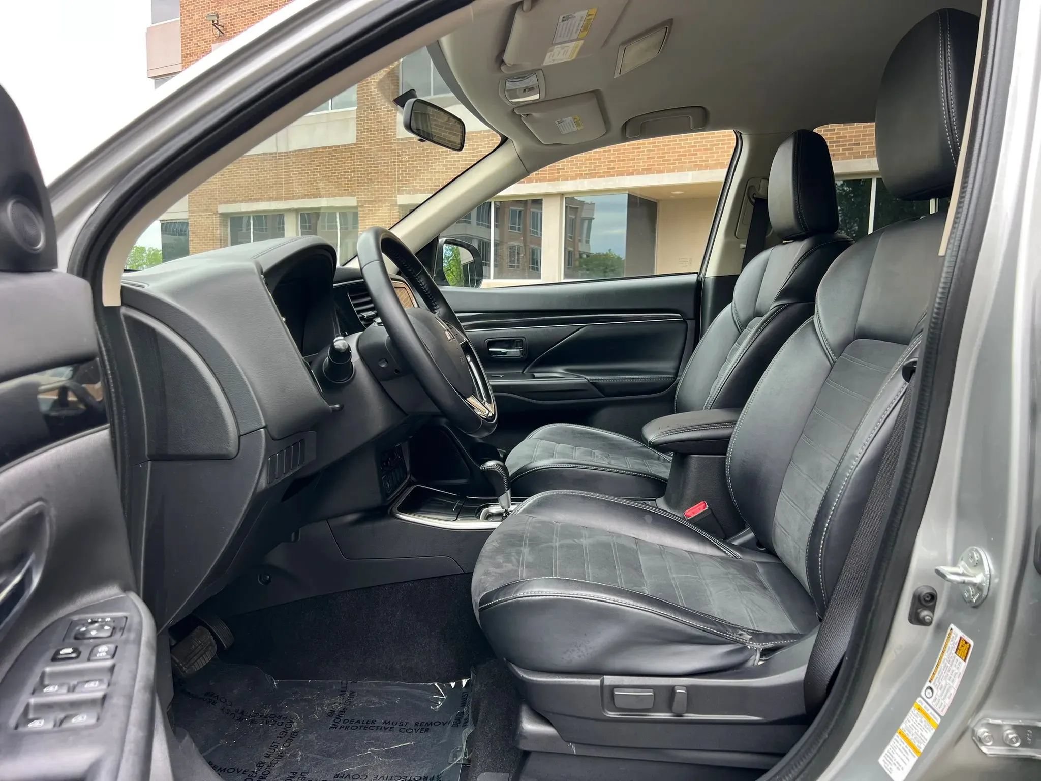 Used 2019 Mitsubishi Outlander SE FWD image 14