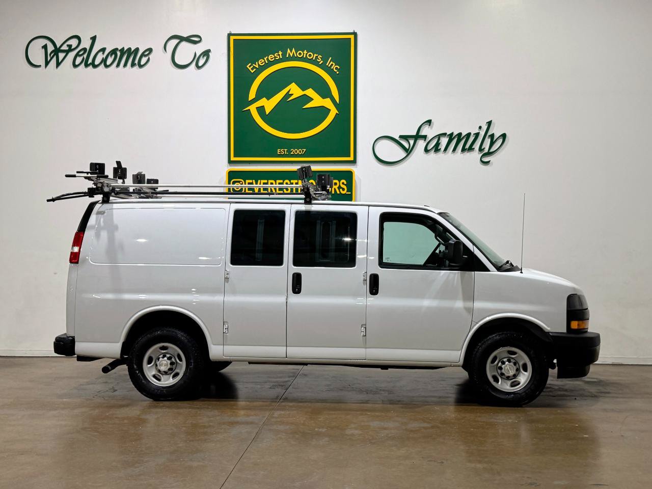 Used 2020 Chevrolet Express 2500 w/ Safety Package RWD image 9