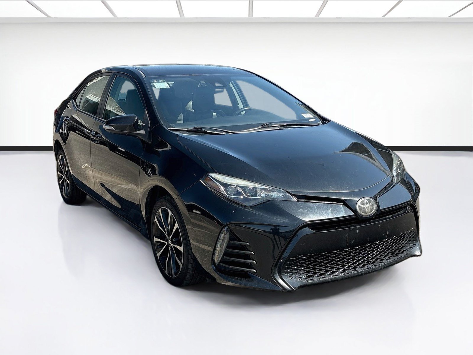 Used 2019 Toyota Corolla SE FWD image 3