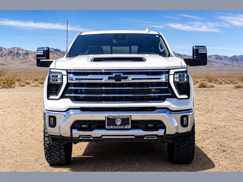 Used 2024 Chevrolet Silverado 2500 LTZ w/ LTZ Plus Package AWD/4WD image 4