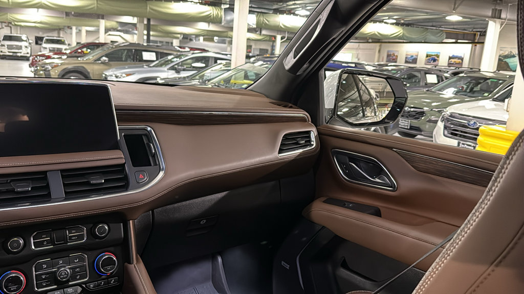 Used 2024 Chevrolet Suburban High Country w/ Advanced Technology Package AWD/4WD image 23
