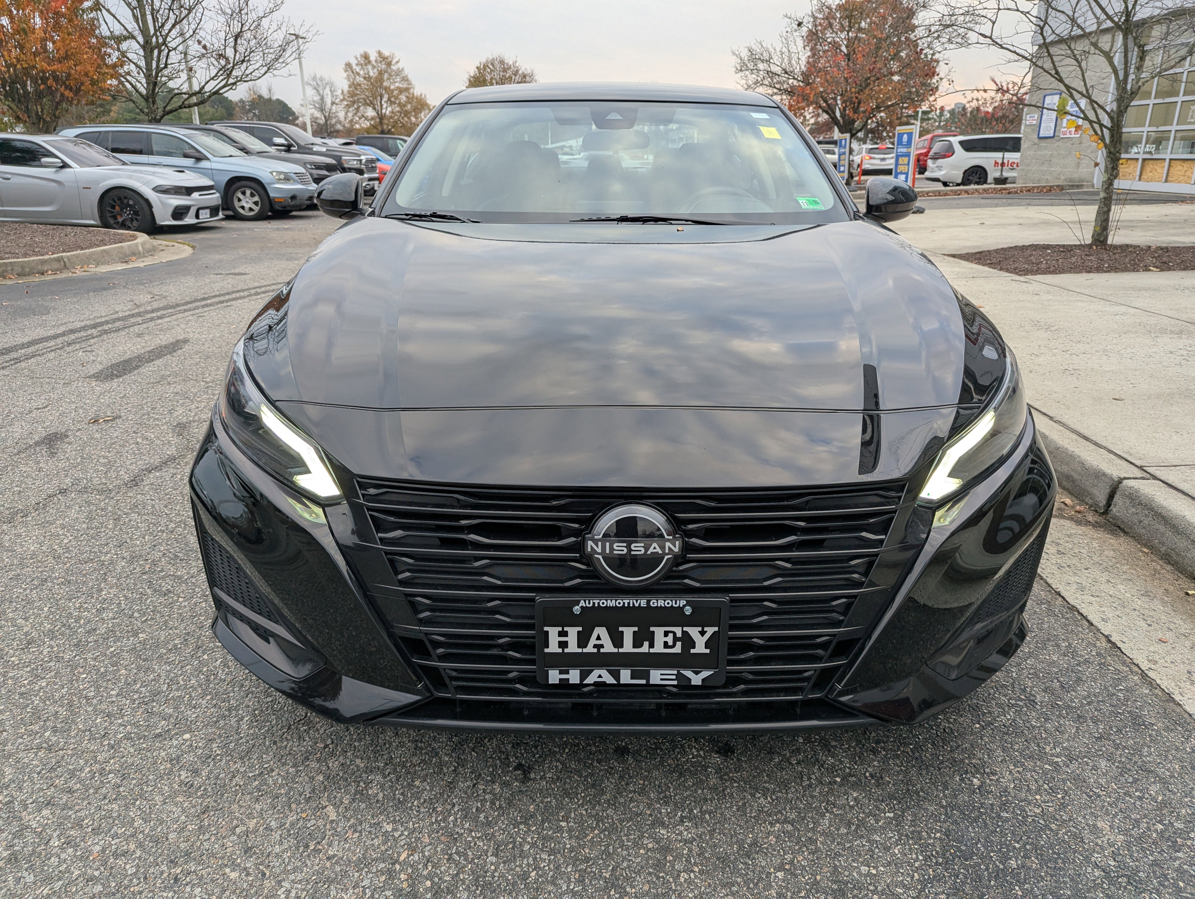 Used 2023 Nissan Altima 2.5 SV image 3