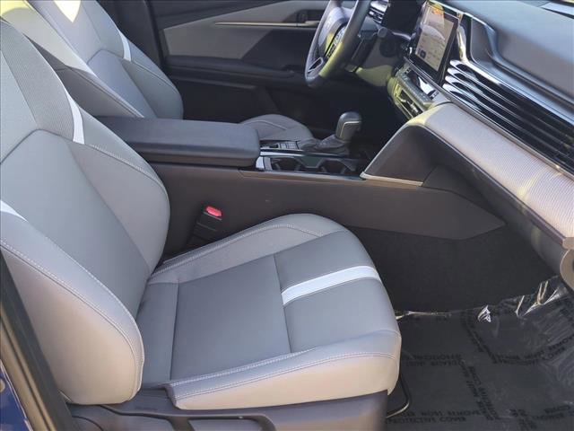 Used 2025 Toyota Camry SE w/ Convenience Package image 20