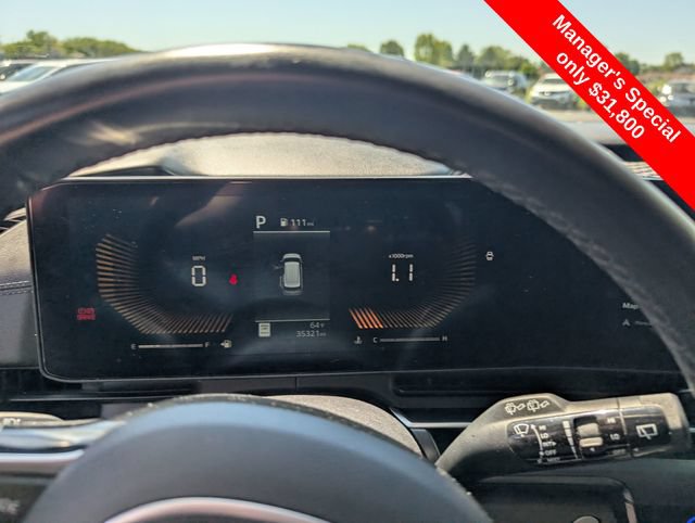 Used 2025 Kia Carnival FWD image 16