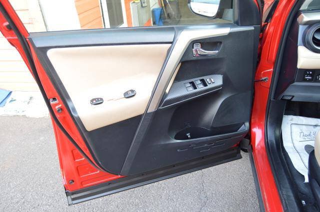 Used 2014 Toyota RAV4 XLE AWD/4WD image 31