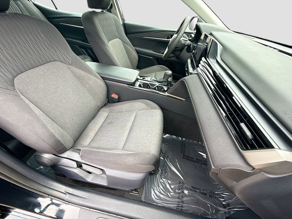 Used 2025 Toyota Camry LE image 13