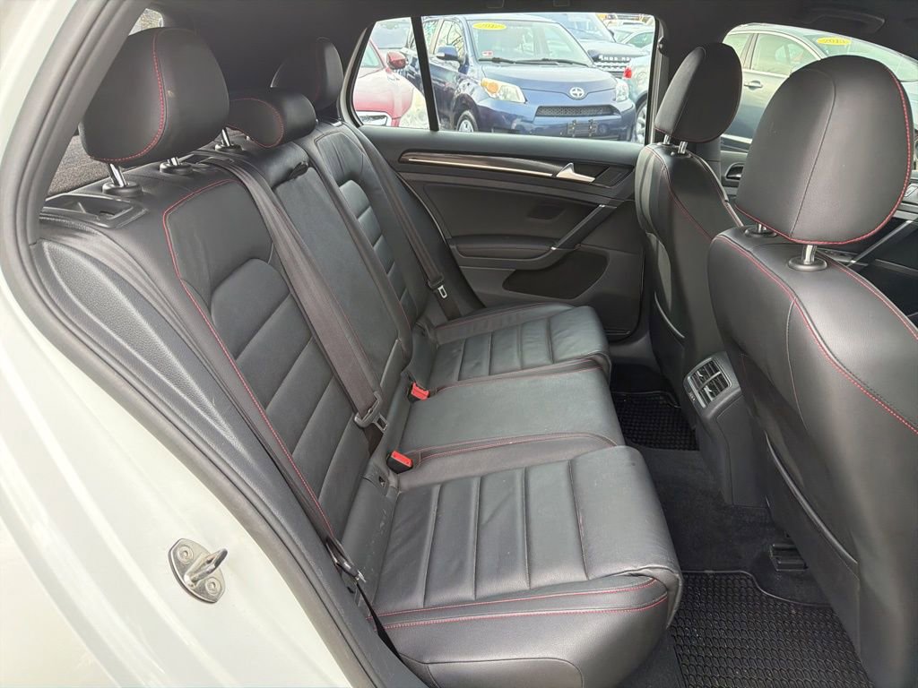 Used 2017 Volkswagen GTI SE image 31