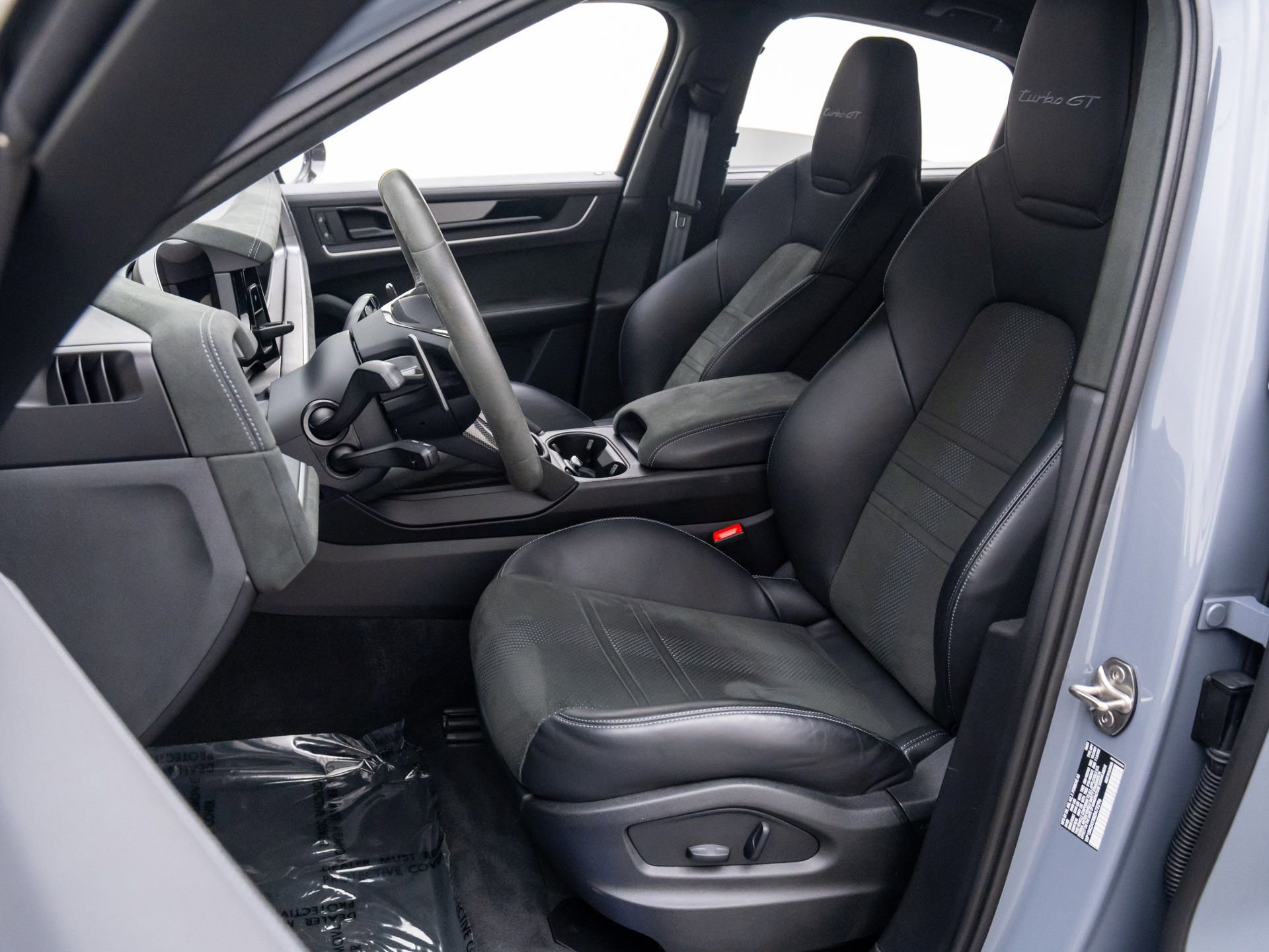 Certified 2024 Porsche Cayenne Turbo GT image 5