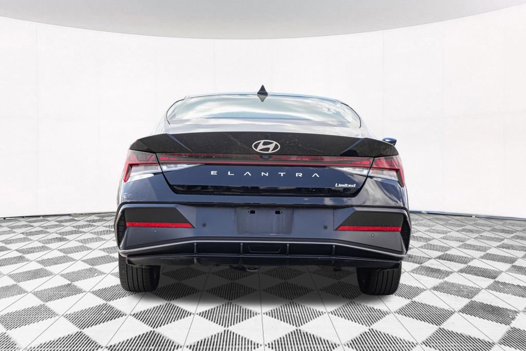 Certified 2024 Hyundai Elantra Limited FWD image 9