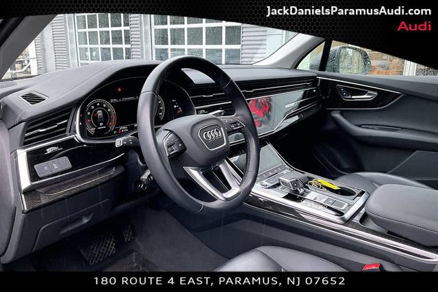 Used 2023 Audi Q7 2.0T Premium w/ Convenience Package AWD/4WD image 11
