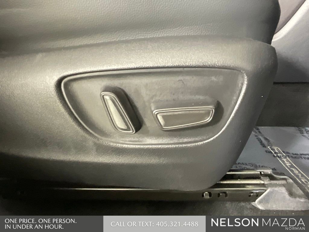 Used 2022 Toyota Highlander XSE FWD image 31