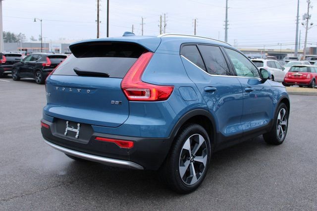 Used 2025 Volvo XC40 B5 Plus AWD/4WD image 45
