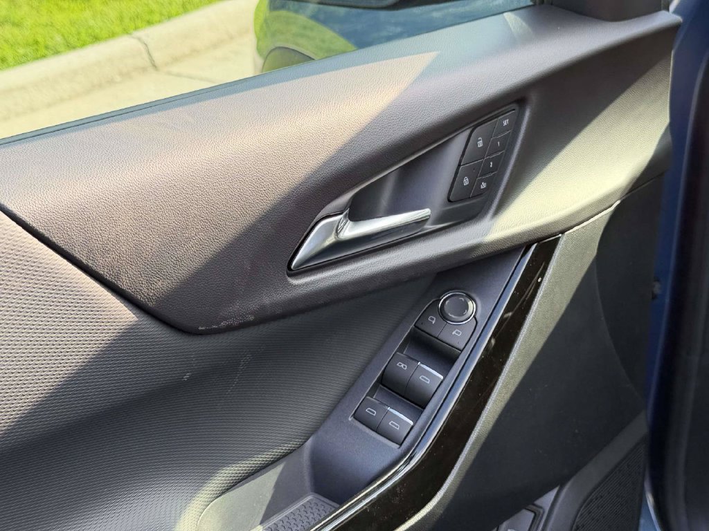 New 2027 Chevrolet Equinox RS w/ Safety and Technology Package FWD image 18