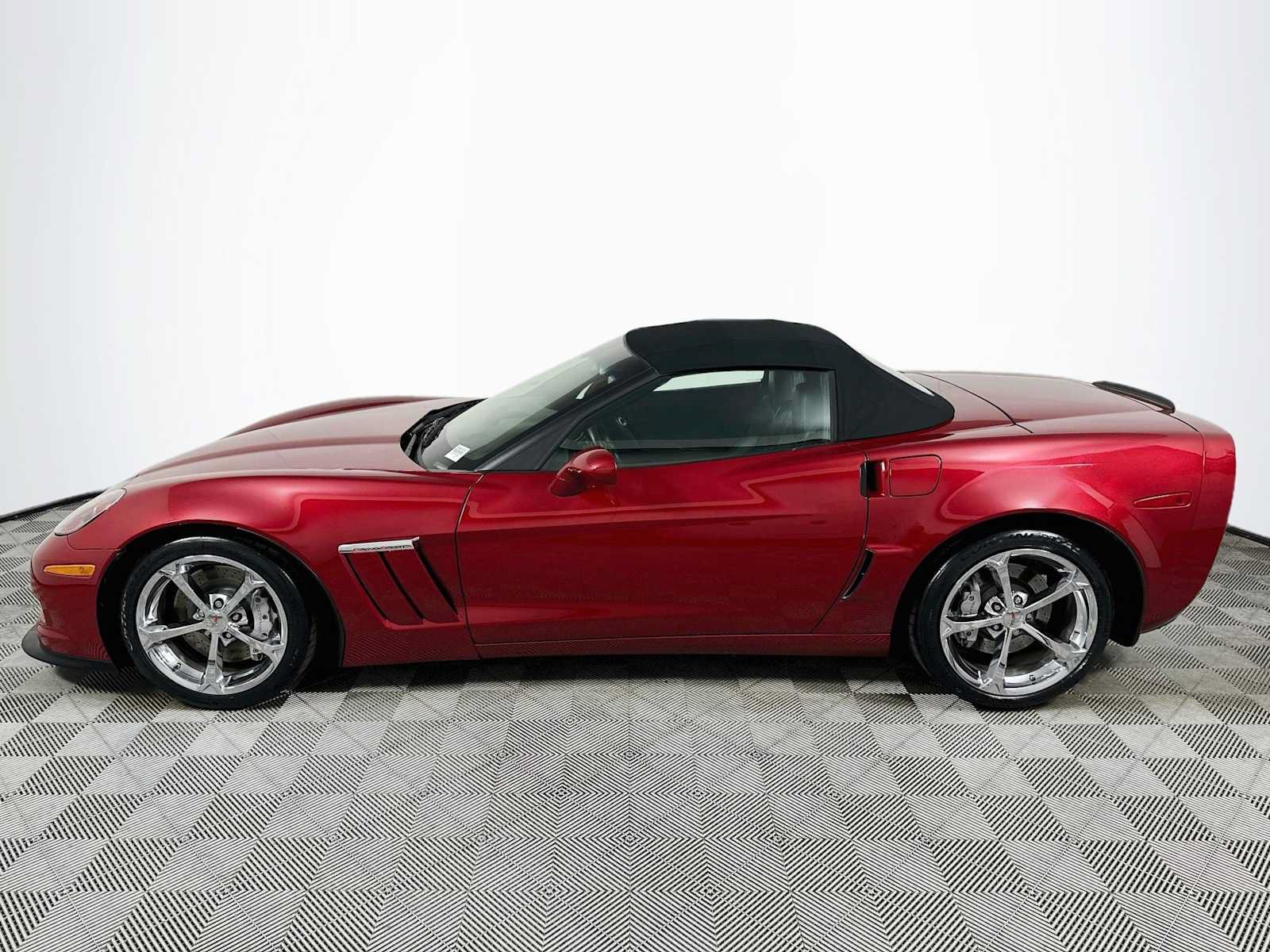 Used 2012 Chevrolet Corvette Grand Sport w/ 3LT Preferred Equipment Group RWD image 4