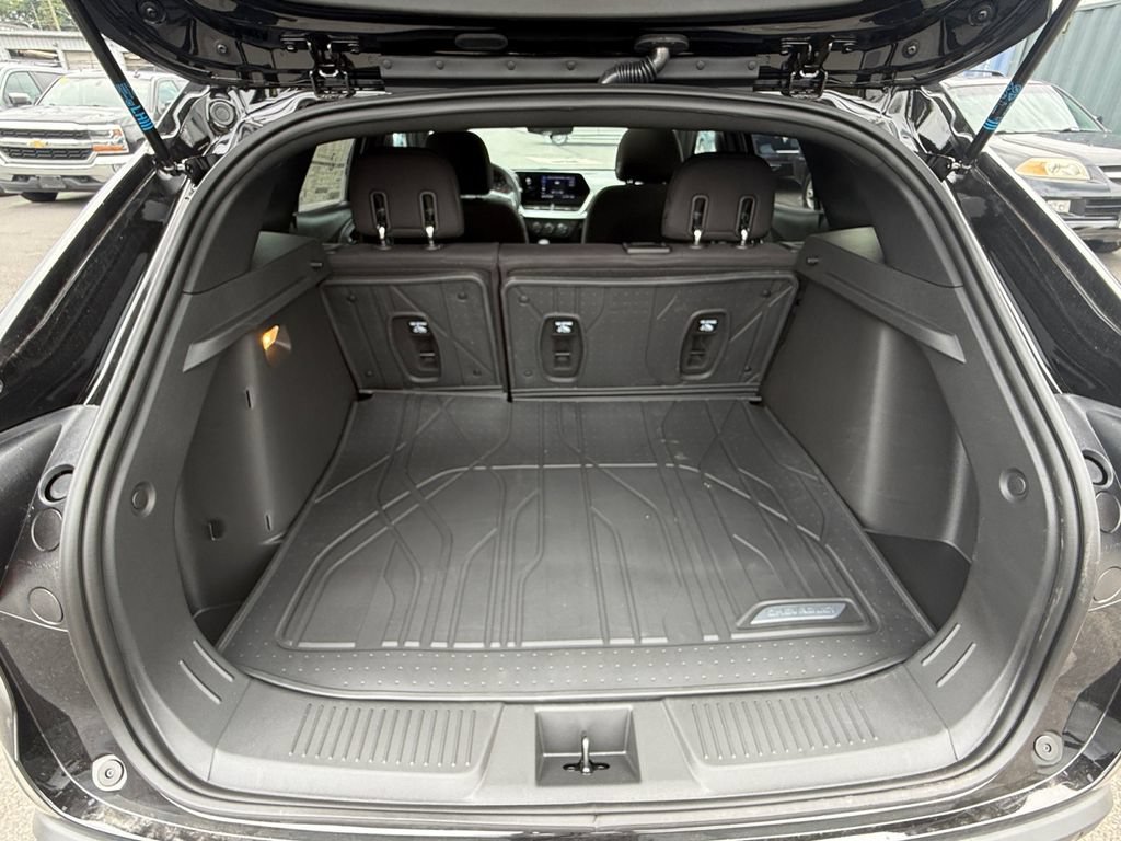 New 2026 Chevrolet Trax RS w/ Sunroof Package FWD image 24
