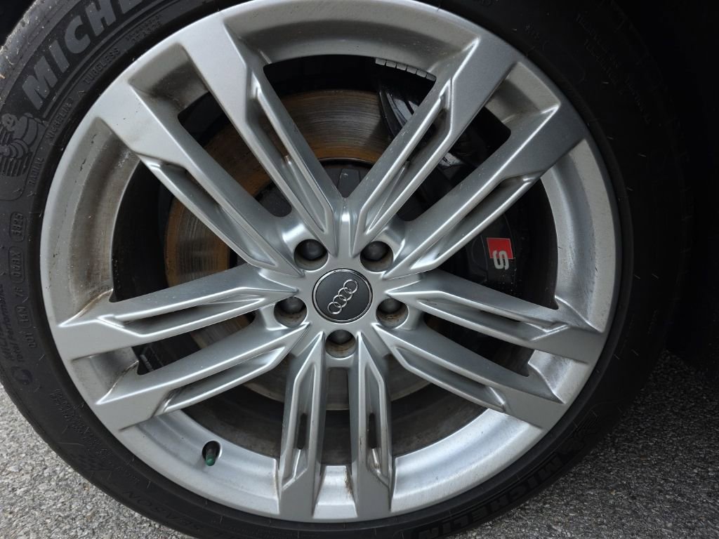 Used 2020 Audi S8 L image 26