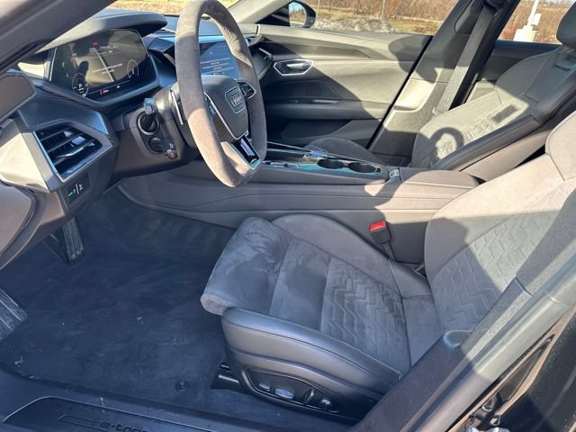 Used 2022 Audi e-tron GT Premium Plus w/ Performance Package AWD/4WD image 18