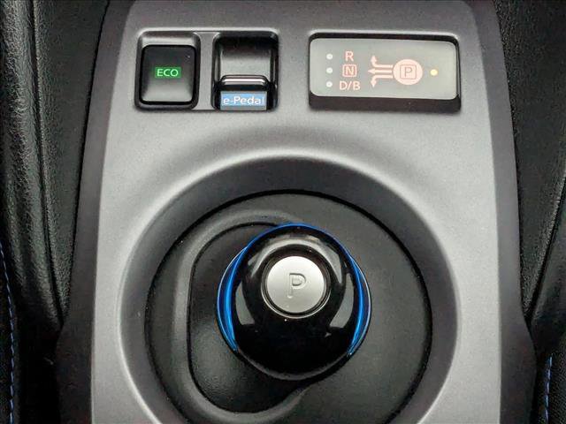 Used 2025 Nissan Leaf S image 12